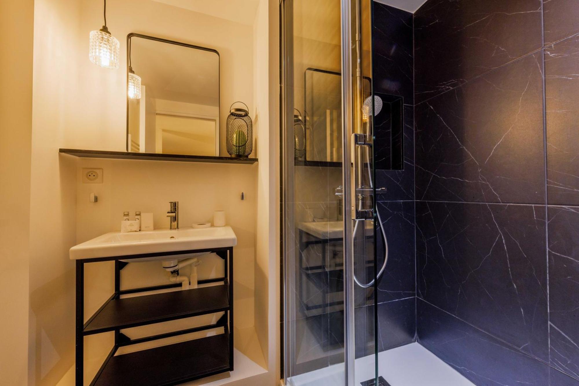Exceptionnel Duplex A Proximite De Montmartre! Appartement Parijs Buitenkant foto